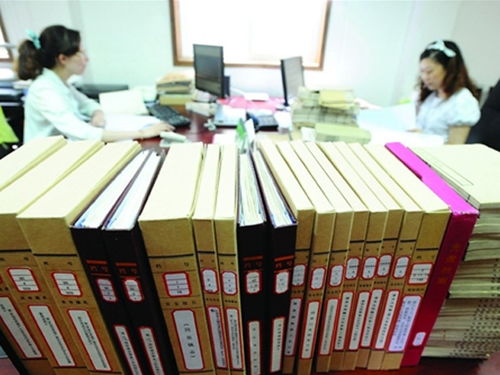 化州市建設工程檔案規(guī)范整理順利通過南海區(qū)檔案館驗收并開展專項業(yè)務培訓